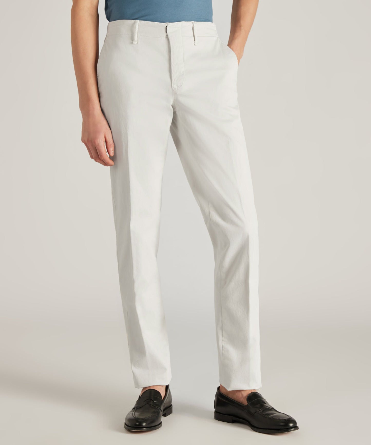 Pantalon slim fit en gabardine stretch certifiée