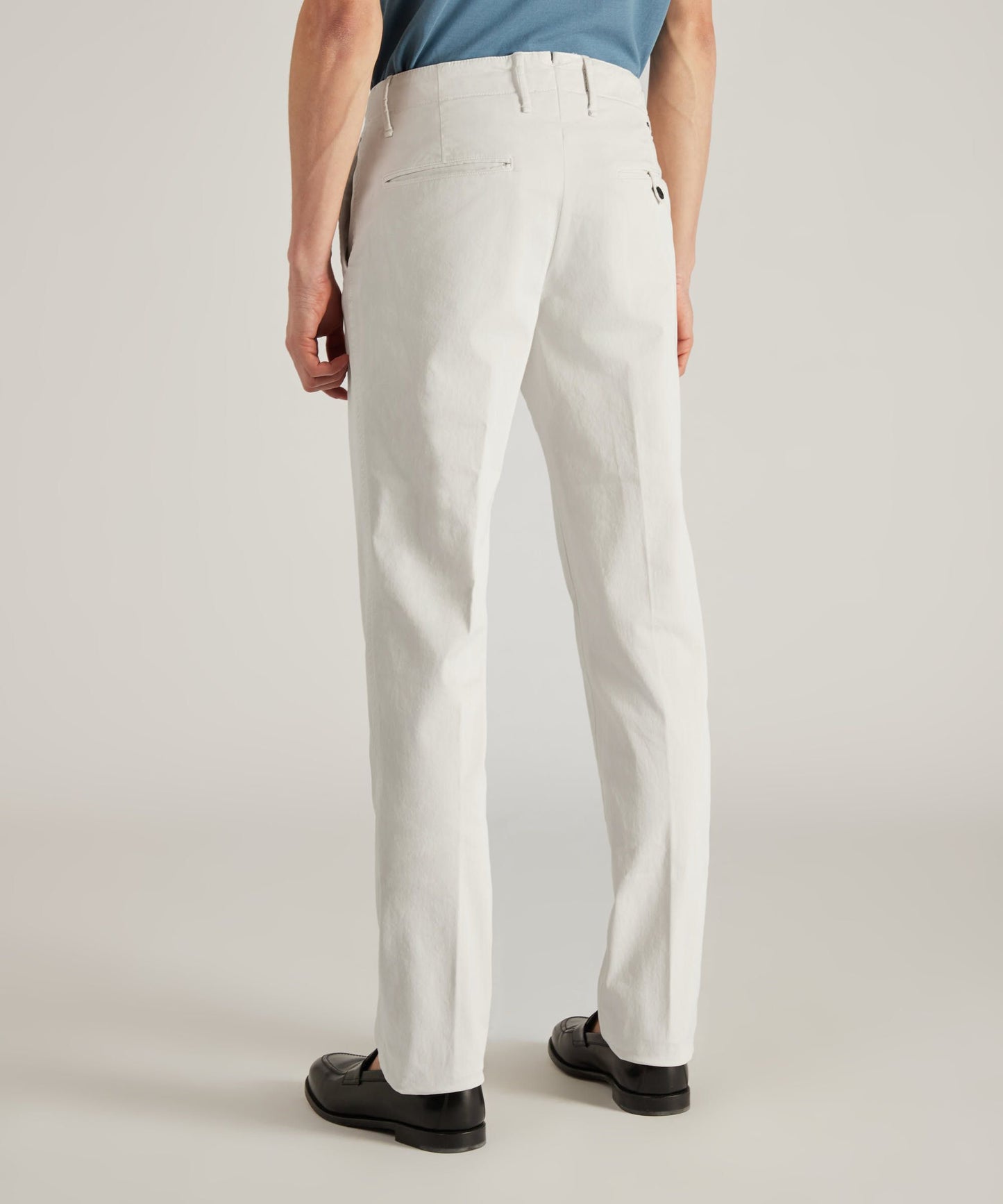 Pantalon slim fit en gabardine stretch certifiée