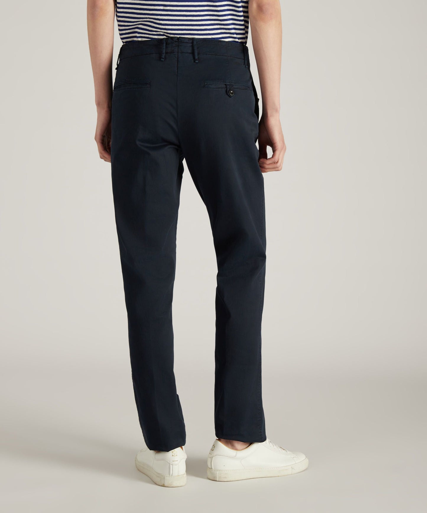 Pantalon slim fit en gabardine stretch certifiée