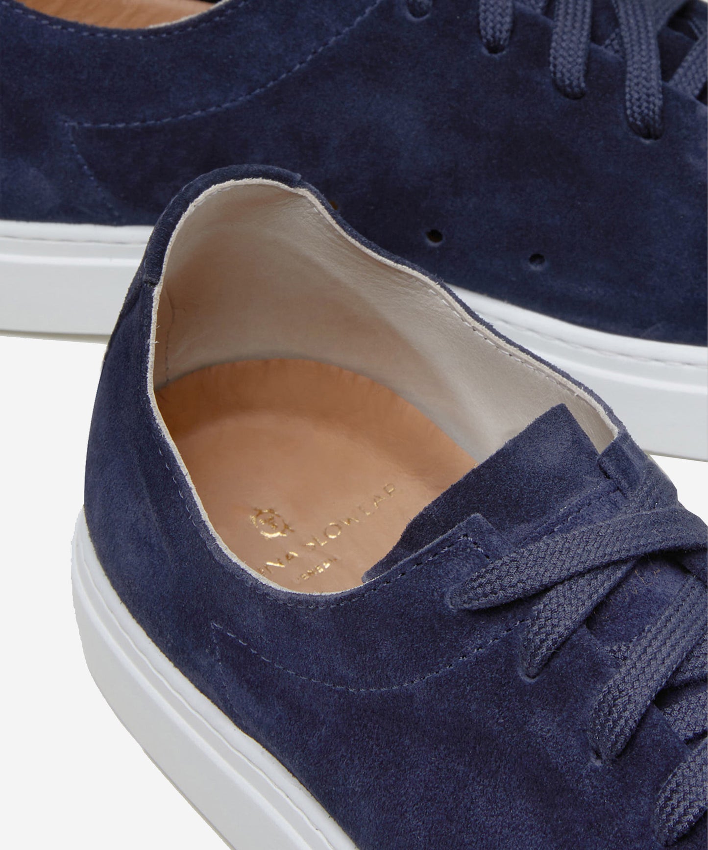 Sneakers in pelle suede