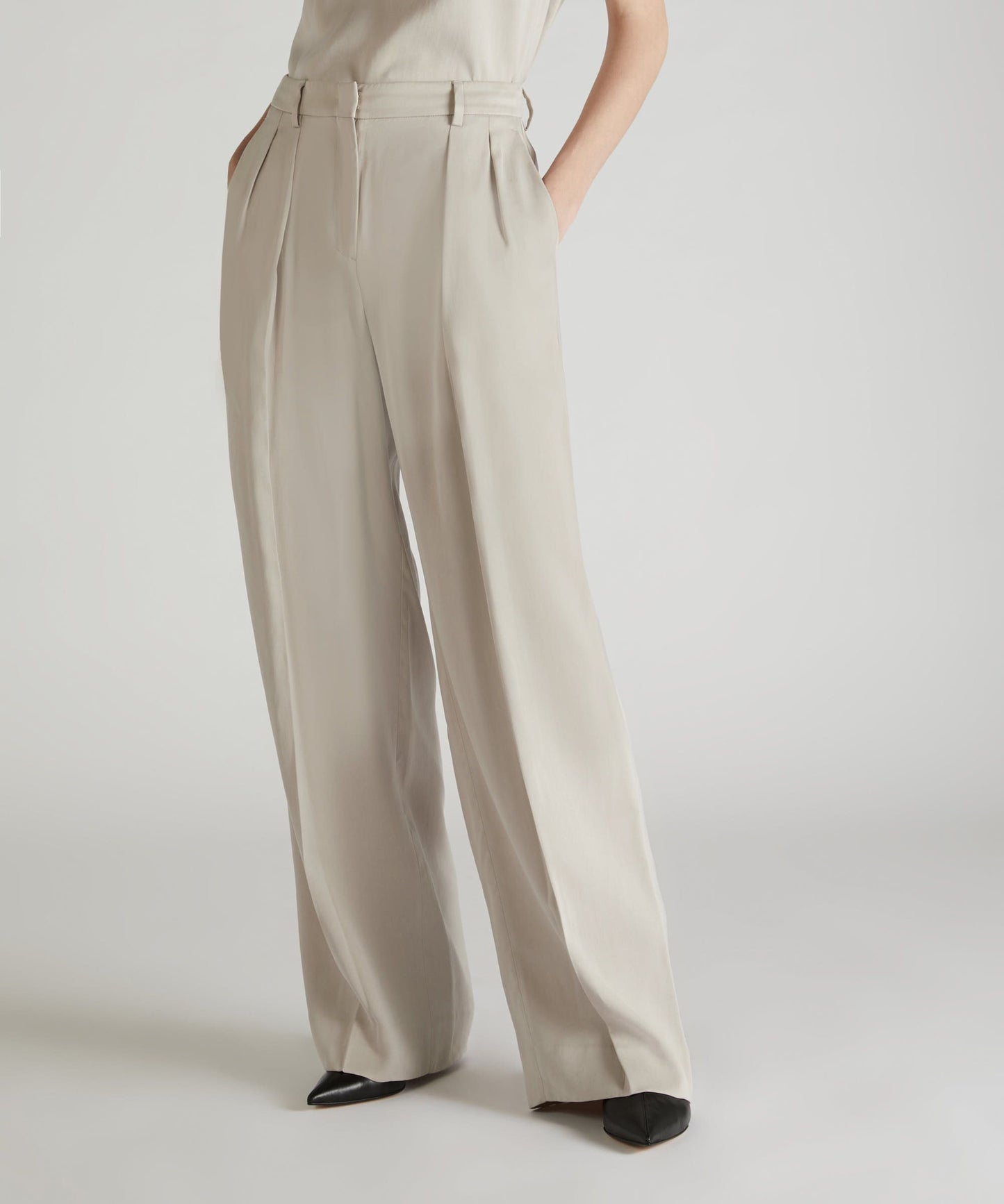 Wide-fit lyocell trousers