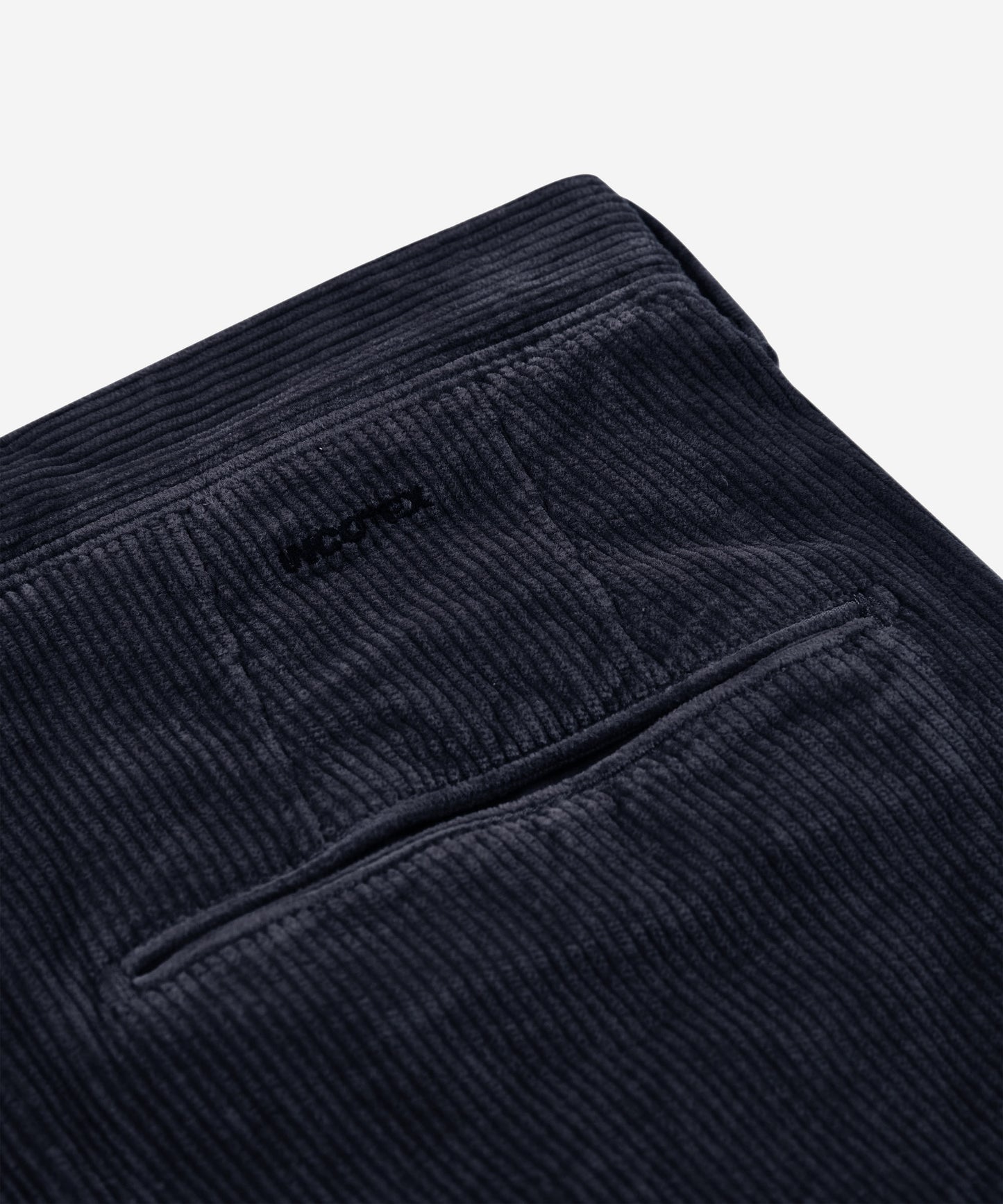 Pantalon coupe ajustée en velours