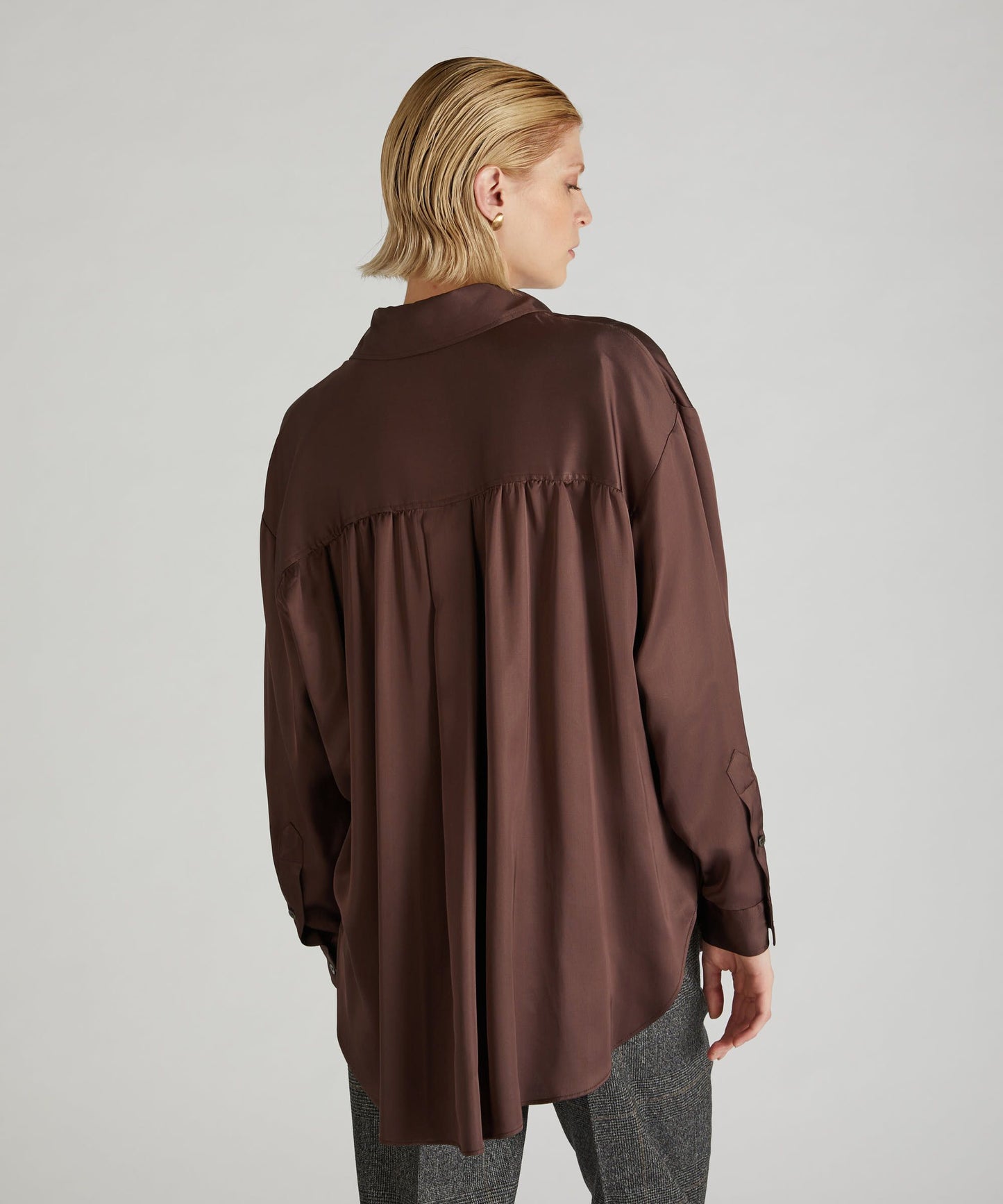 Wide-fit satin shirt