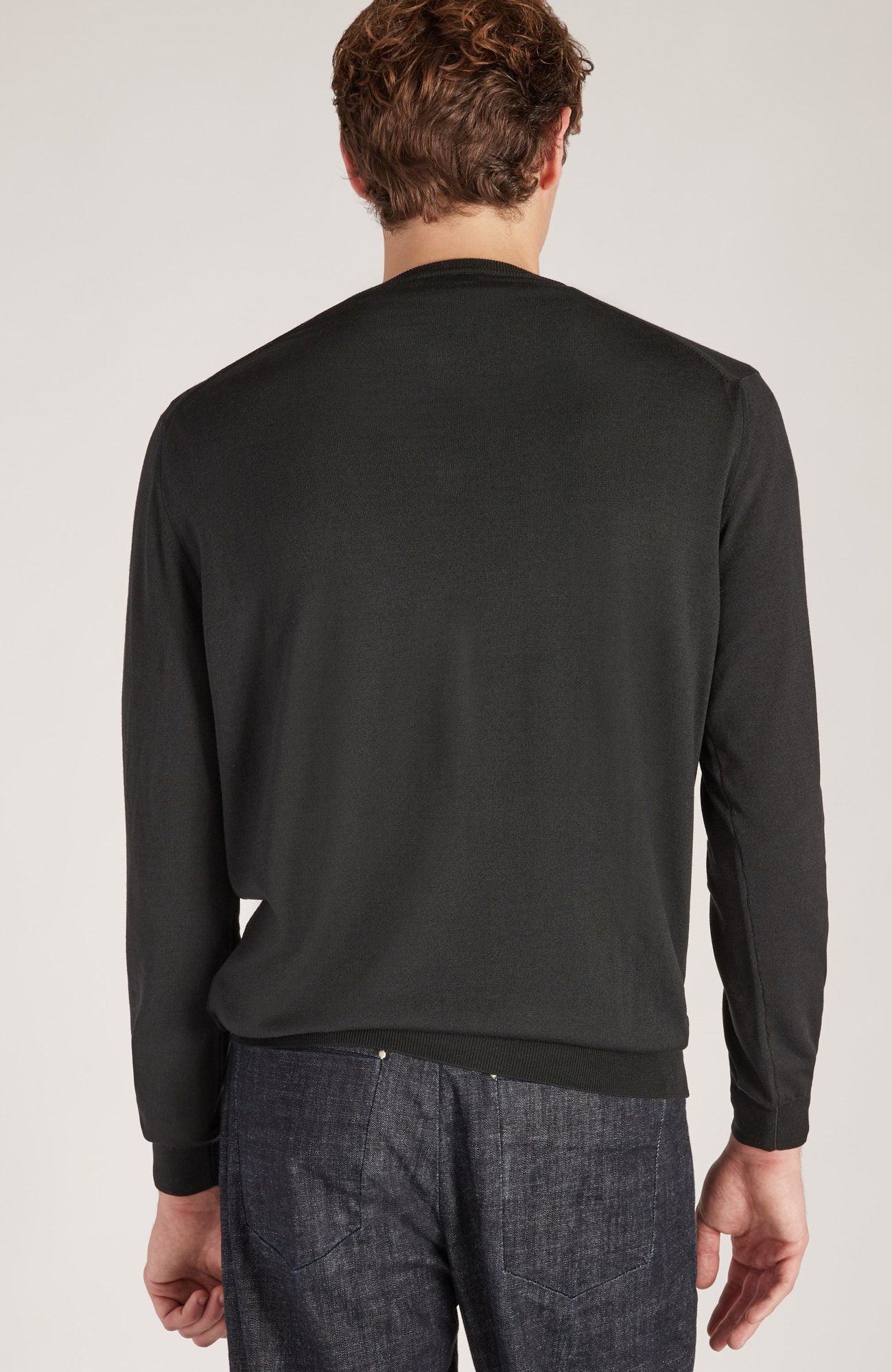 Slim-fit V-neck sweater in certified Flexwool