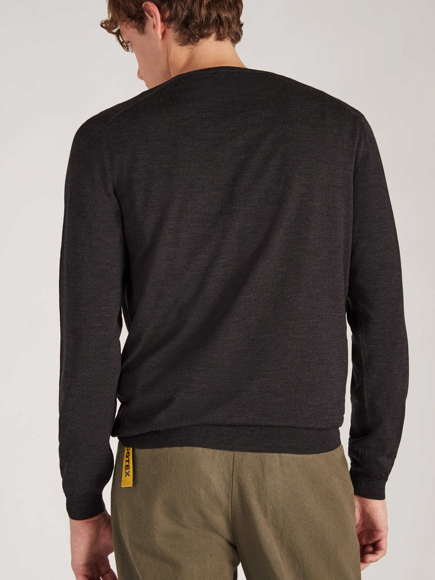 Zanone - Slim-fit V-neck sweater in certified Flexwool - anthracite