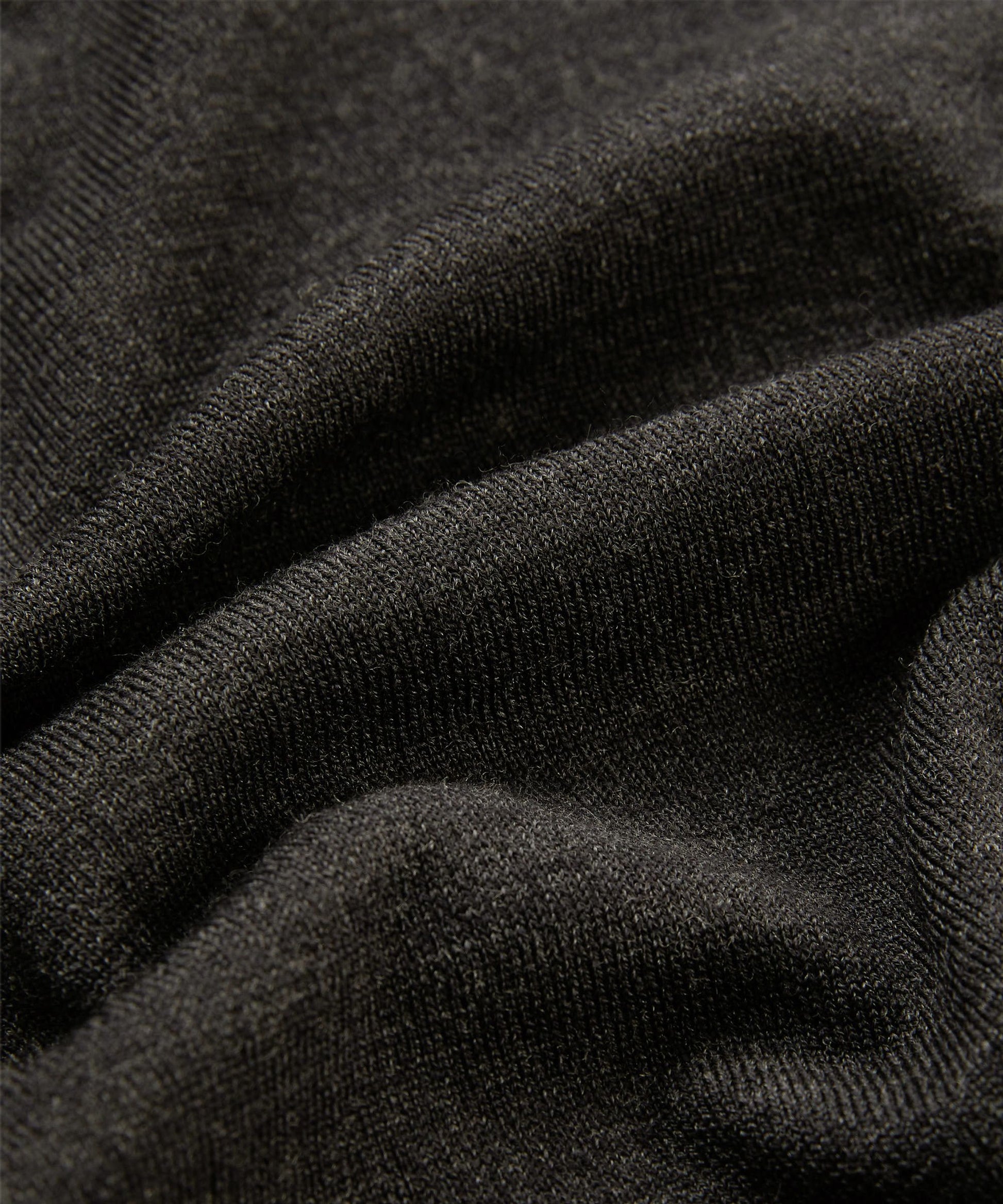 Zanone - Slim-fit V-neck sweater in certified Flexwool - anthracite